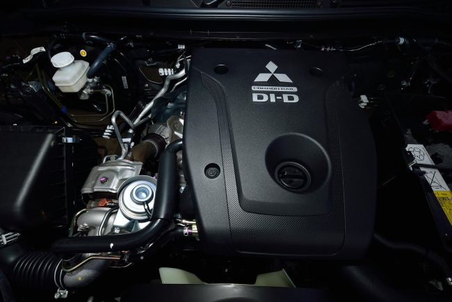 2015 Mitsubishi Pajero Engine