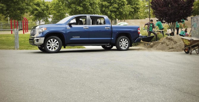 2015 Toyota Tundra Side View