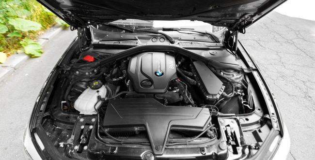 2015 BMW 1-Series Engine