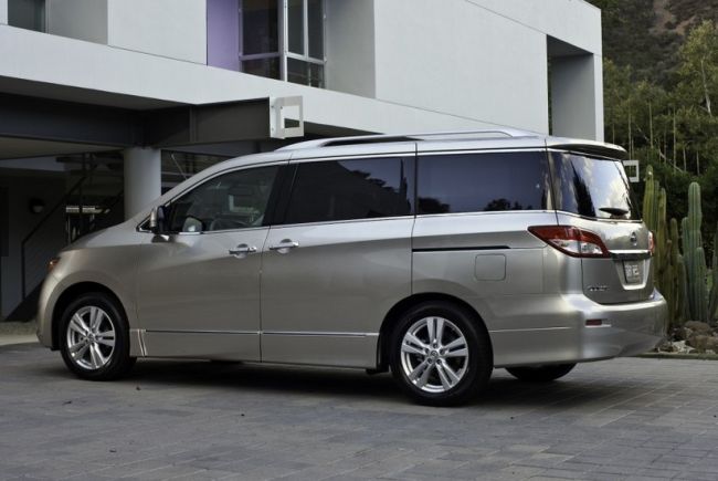 2015 Nissan Quest Exterior