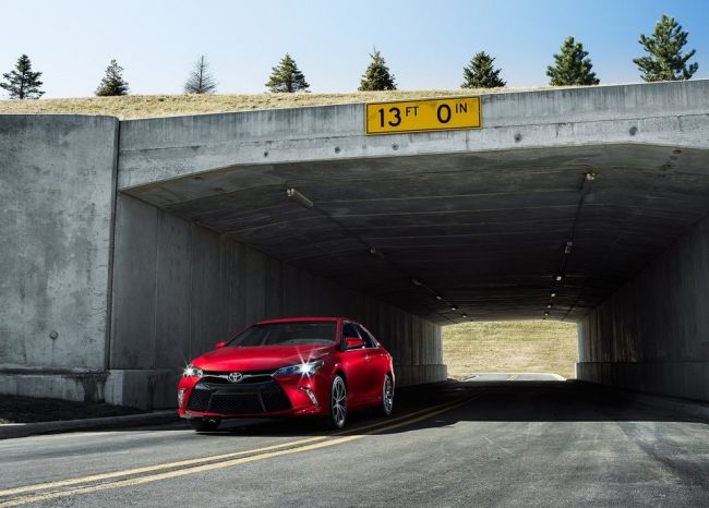 2015 Toyota Camry Red