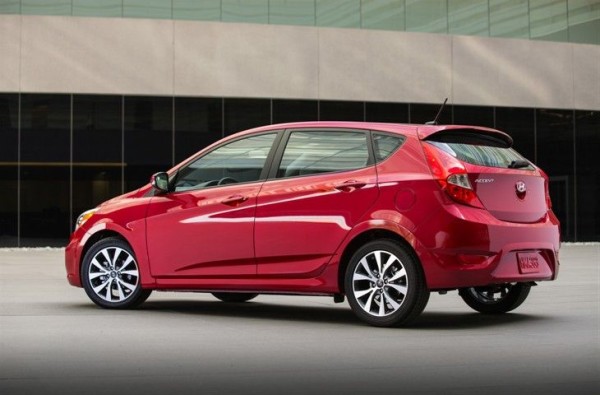 2015 Hyundai Accent Review, price, colors, mpg, specs