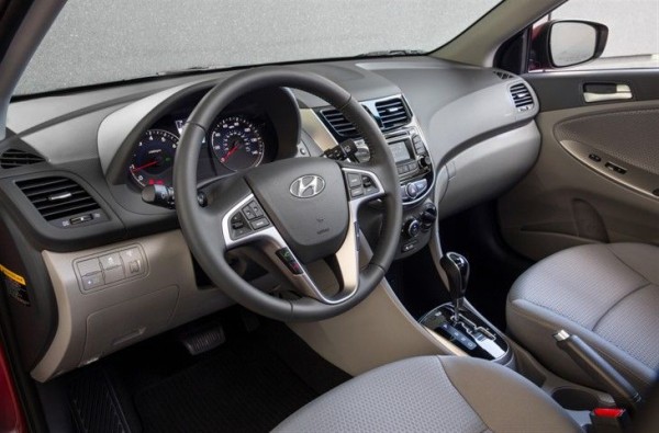 2015 Hyundai Accent interior