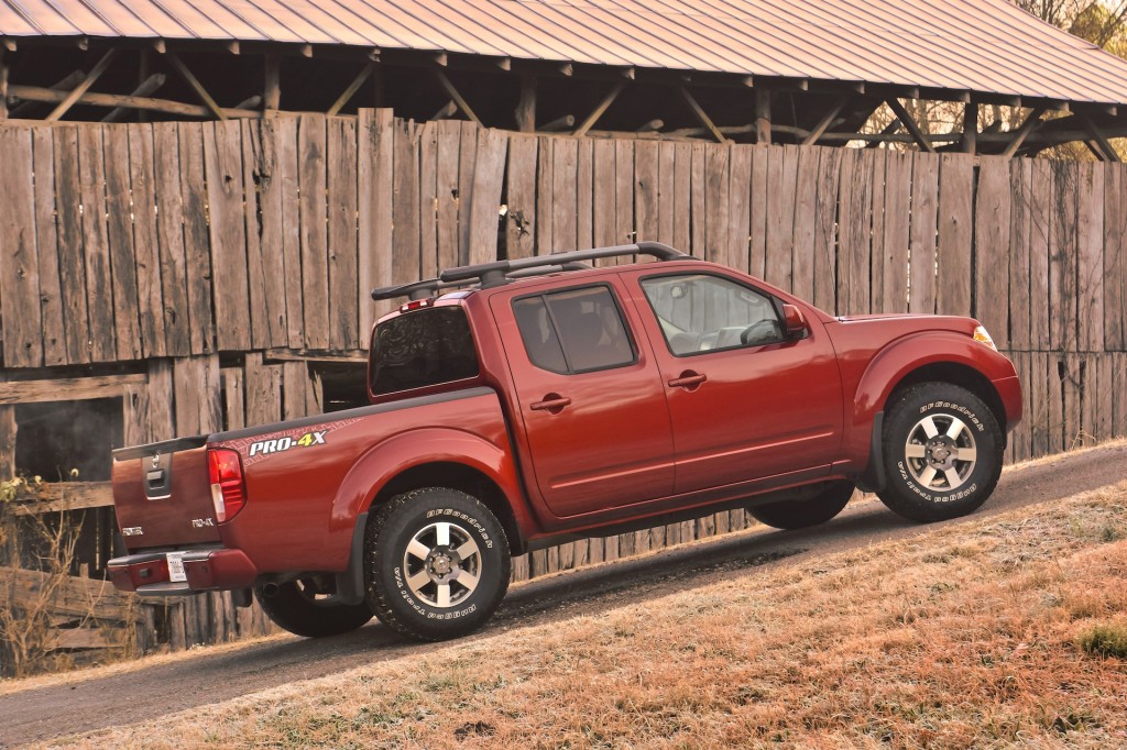 2015 Nissan Frontier towing capacity