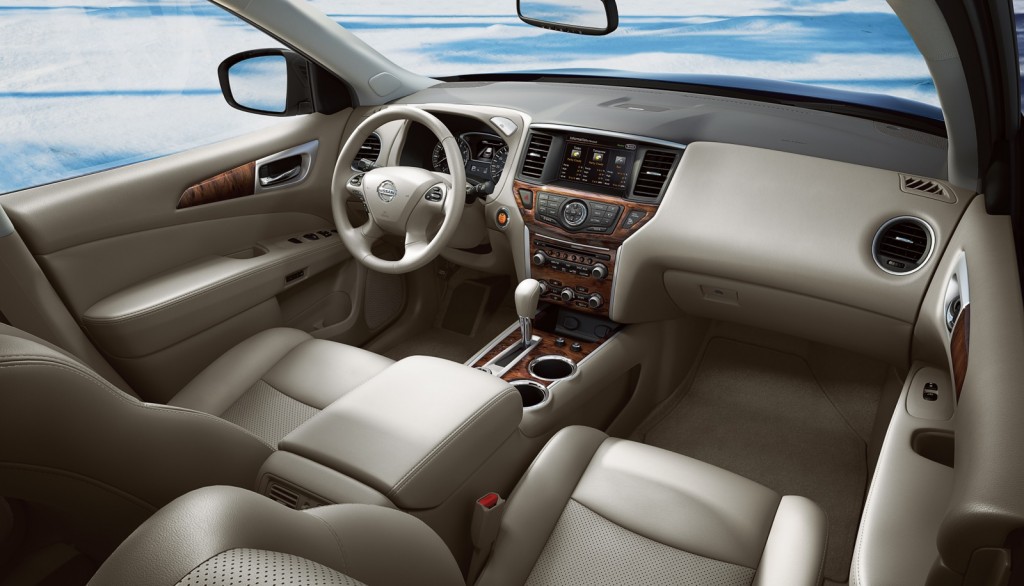 2015 Nissan Pathfinder review interior