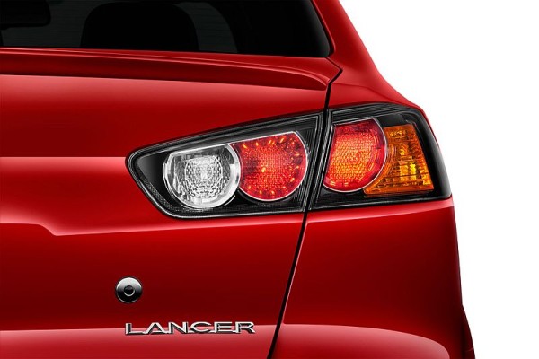 2016 Mitsubishi Lancer evolution release date