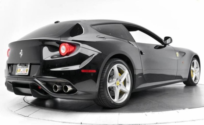 2016 Ferrari FF 10