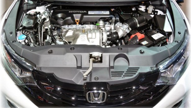 2016-Honda-Civic-engine