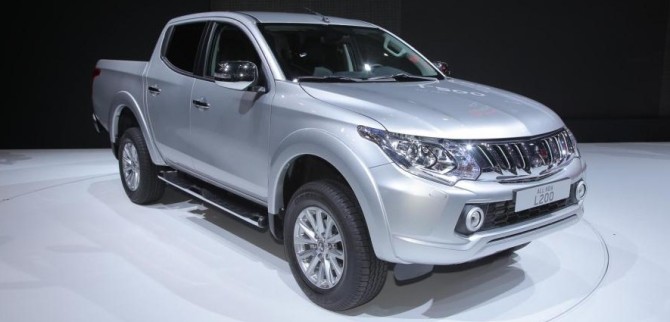 2016 Mitsubishi L200 Exterior