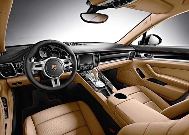 2016 Porsche Panamera Interior