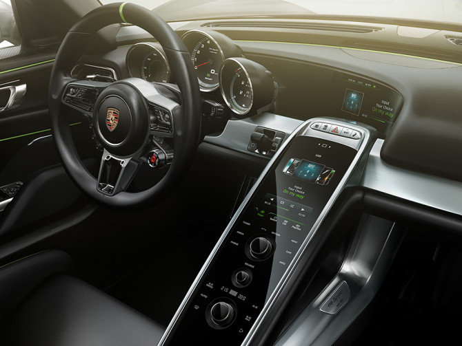 2015 Porsche 918 Spyder Interior