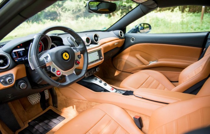 2016 Ferrari California T Interior