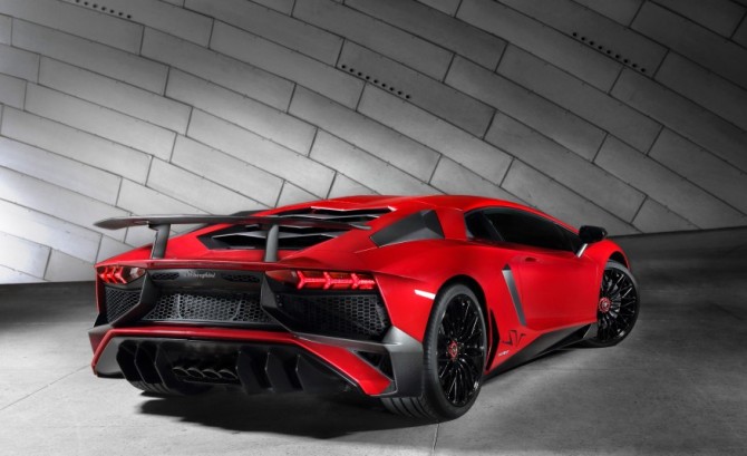 2016 Lamborghini Aventador Exterior