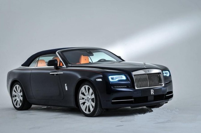 2016 Rolls-Royce Dawn Side View