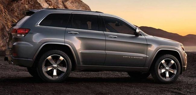 2015 Jeep Grand Cherokee Side View