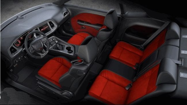 2015 dodge Challenger Interior