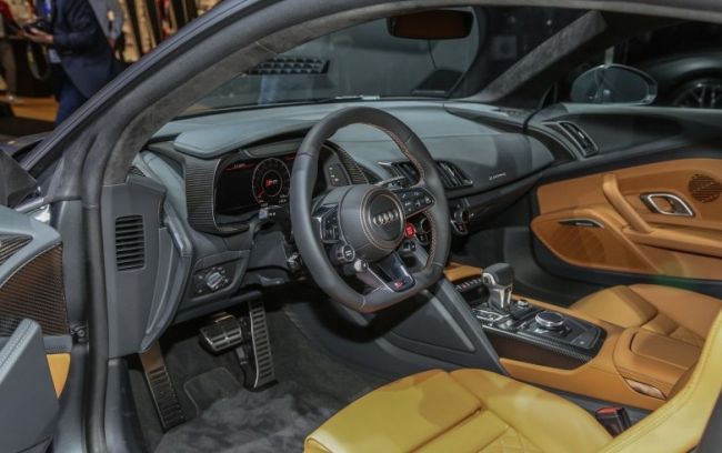 2016 Audi R8 V10 Interior