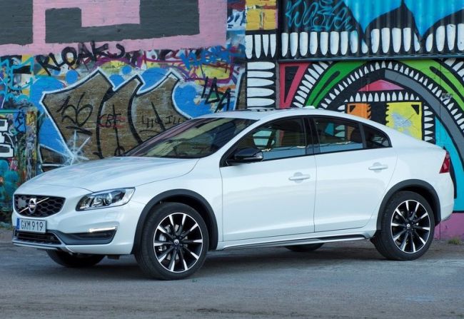 2016 Volvo S60 Exterior