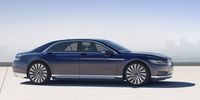 2017 Lincoln Continental 8