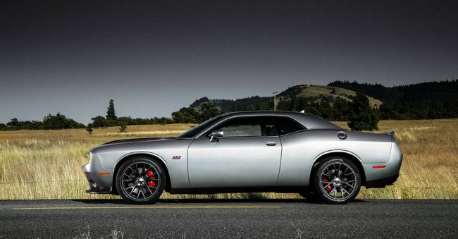 2016 Dodge Challenger Side View