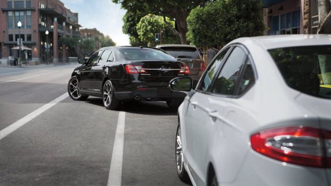 2016 Ford Taurus City