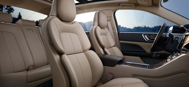 2016 Lincoln Continental Interior