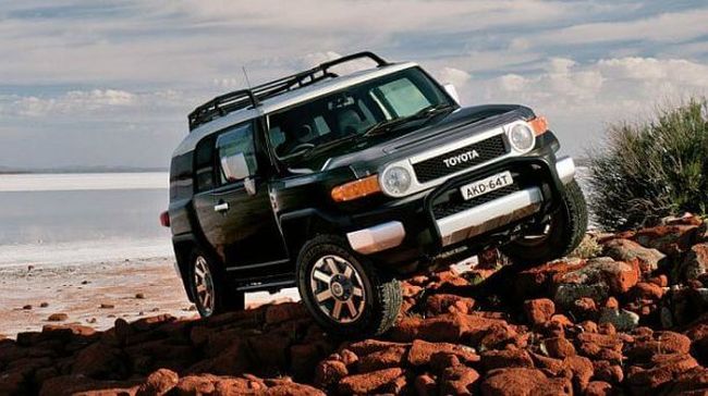 2016-Toyota-FJ-Cruiser-5