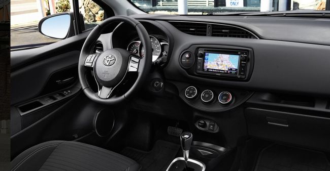 2016 Toyota Yaris Dashboard