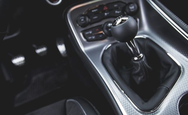 2017 Dodge Challenger Hellcat Shifter